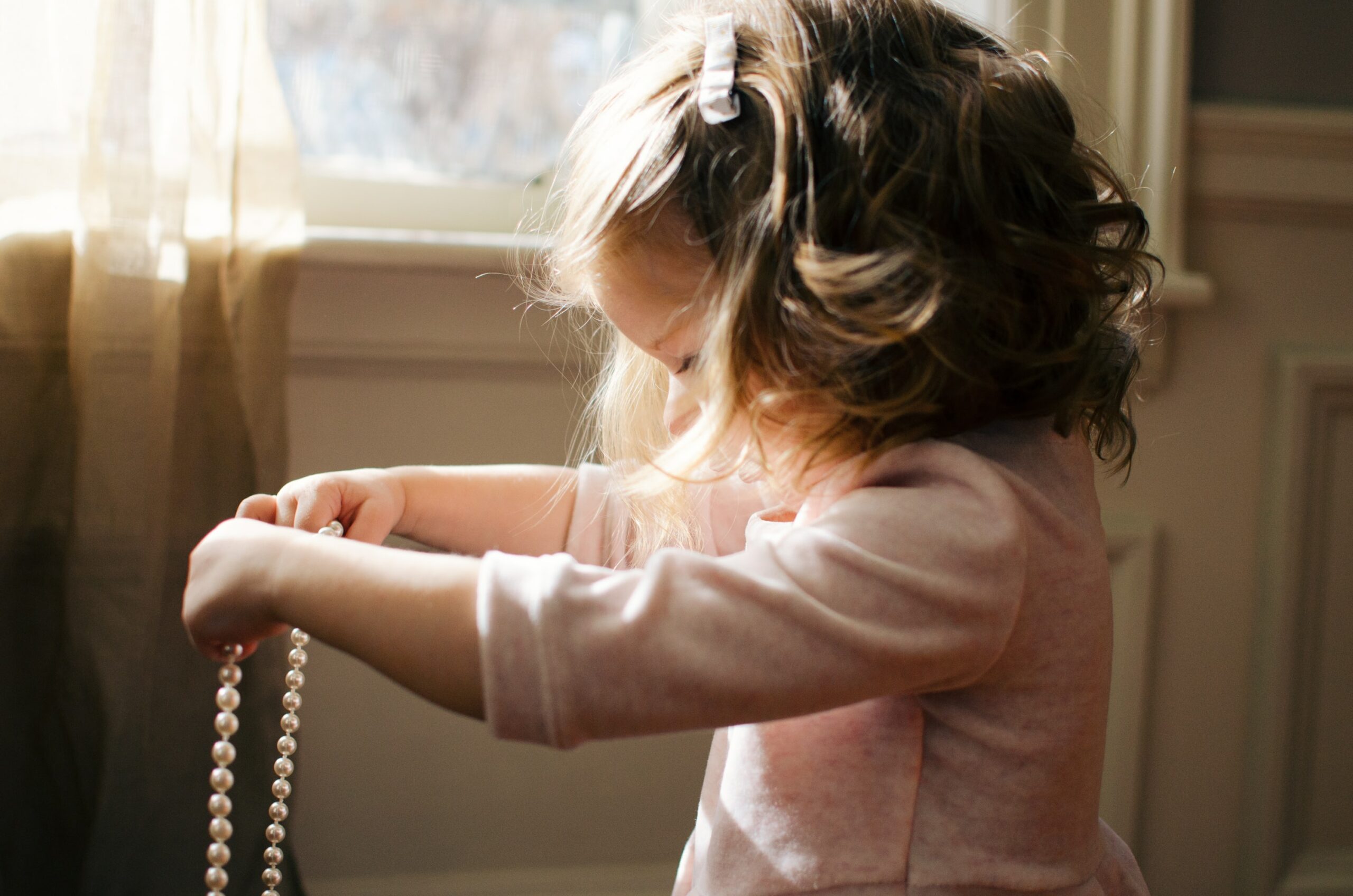 Collier enfant : la mode des petits